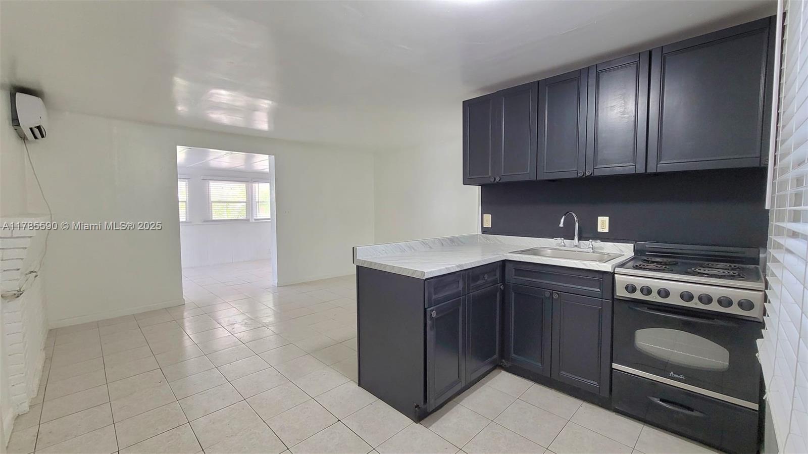 Rental Property at 418 S 24th Ave, Hollywood, Broward County, Florida - Bedrooms: 2 
Bathrooms: 1  - $2,200 MO.