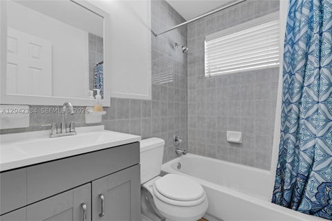 Tiny photo for 3338 Taft St, Hollywood, FL 33021 (MLS # A12042384)