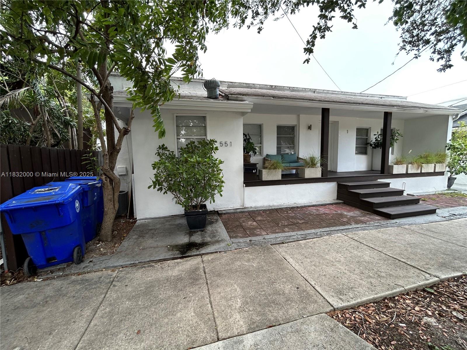 551 NW 41st St