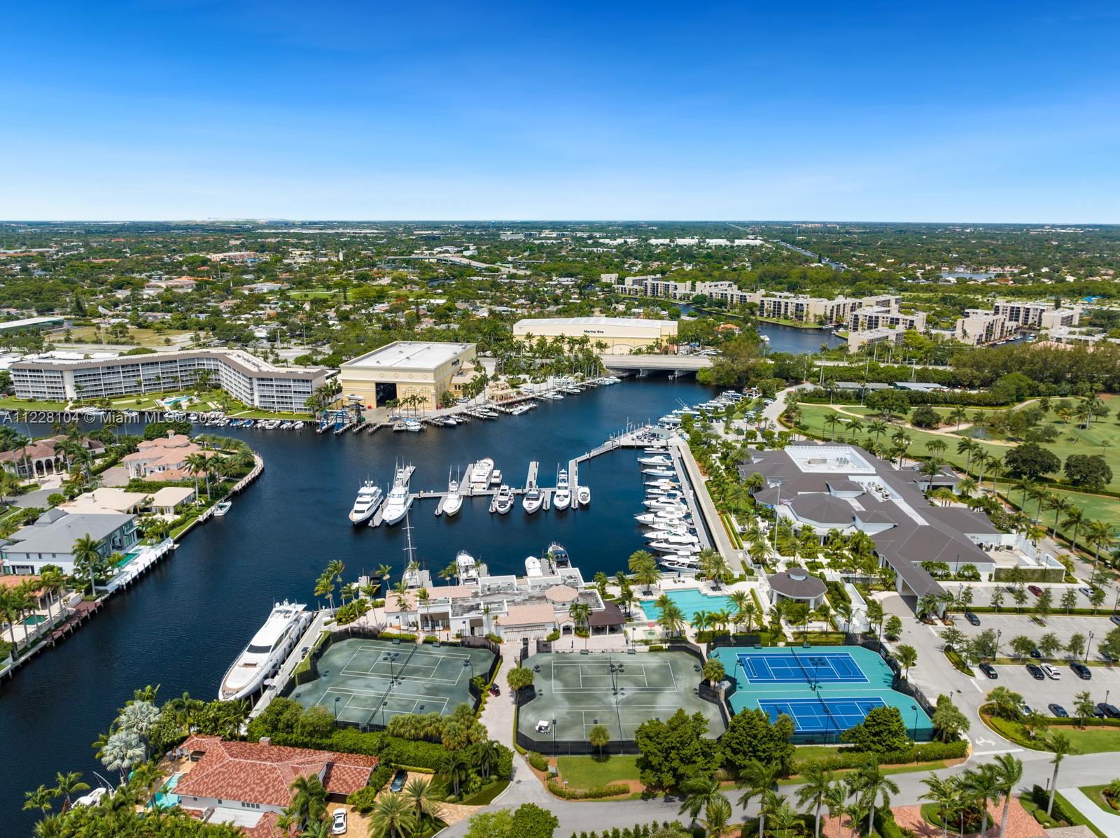 ROYAL PALM YACHT & COUNTR - Land