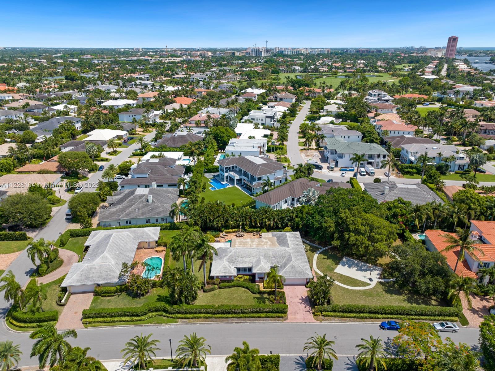 ROYAL PALM YACHT & COUNTR - Land