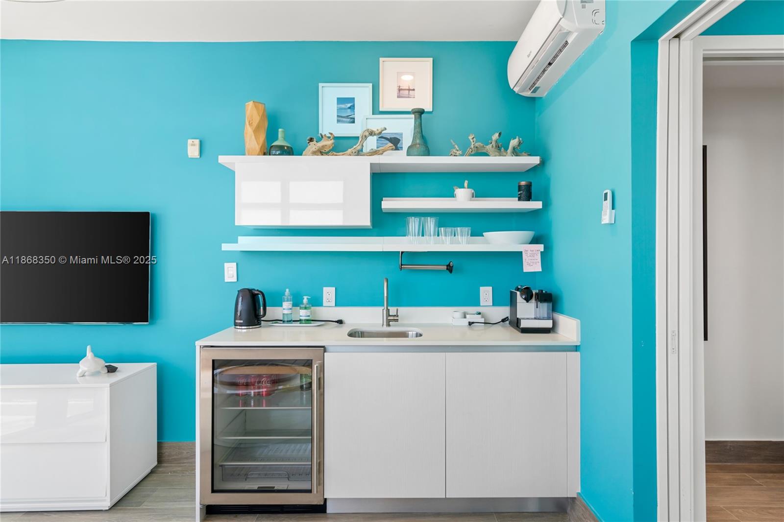 SAGE BEACH CONDO - Residential