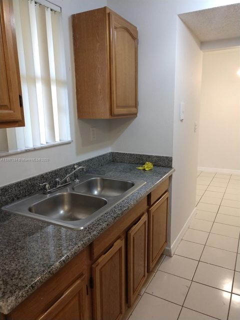 580 NW 114th Ave 201 Sweetwater FL 33172