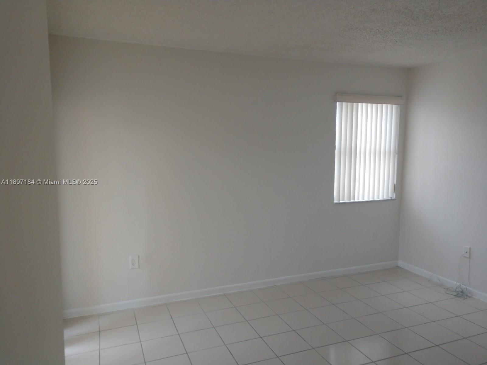 SOLEIL LAKE CONDO - Residential Lease