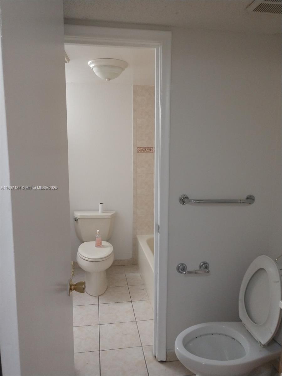 SOLEIL LAKE CONDO - Residential Lease