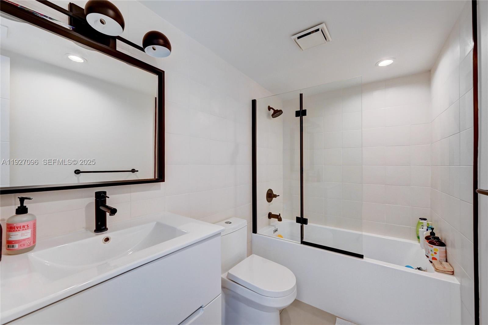 FAIRVIEW HOUSE CONDO - Residential