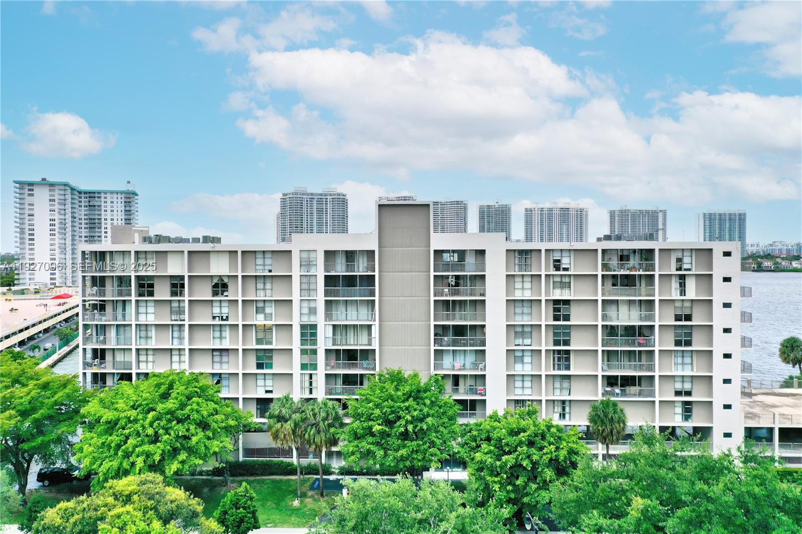 FAIRVIEW HOUSE CONDO - Residential