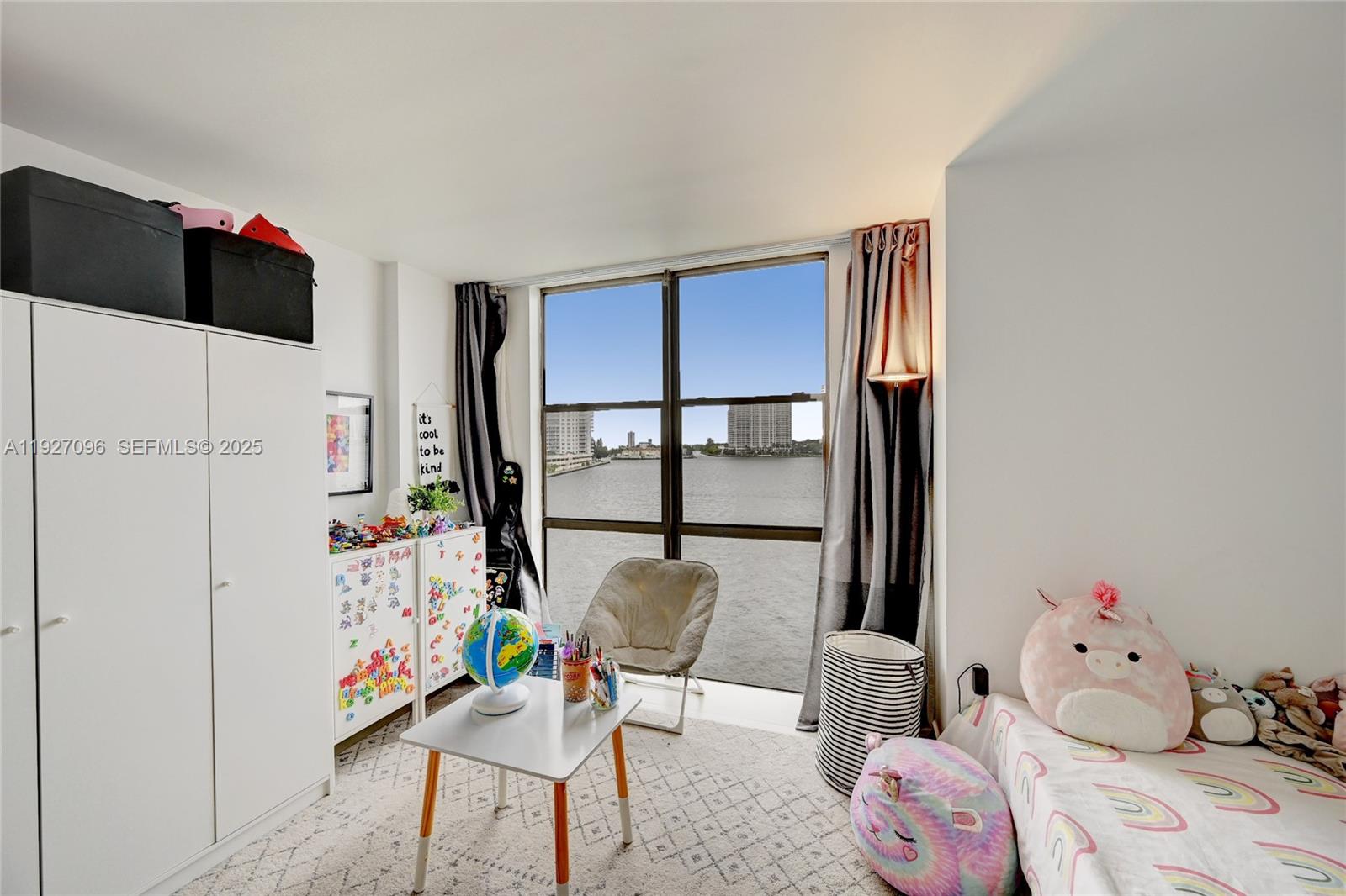 FAIRVIEW HOUSE CONDO - Residential