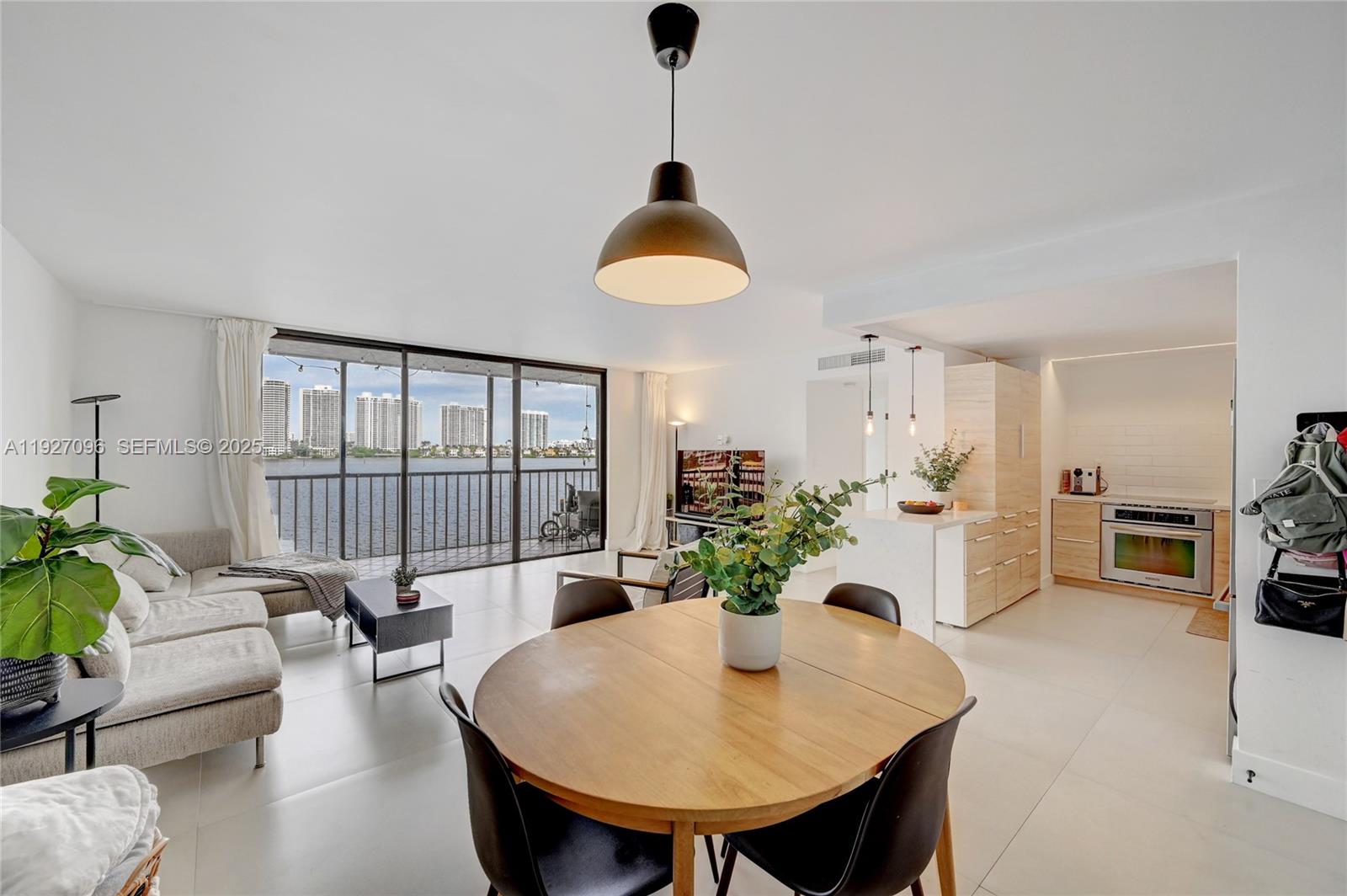 FAIRVIEW HOUSE CONDO - Residential