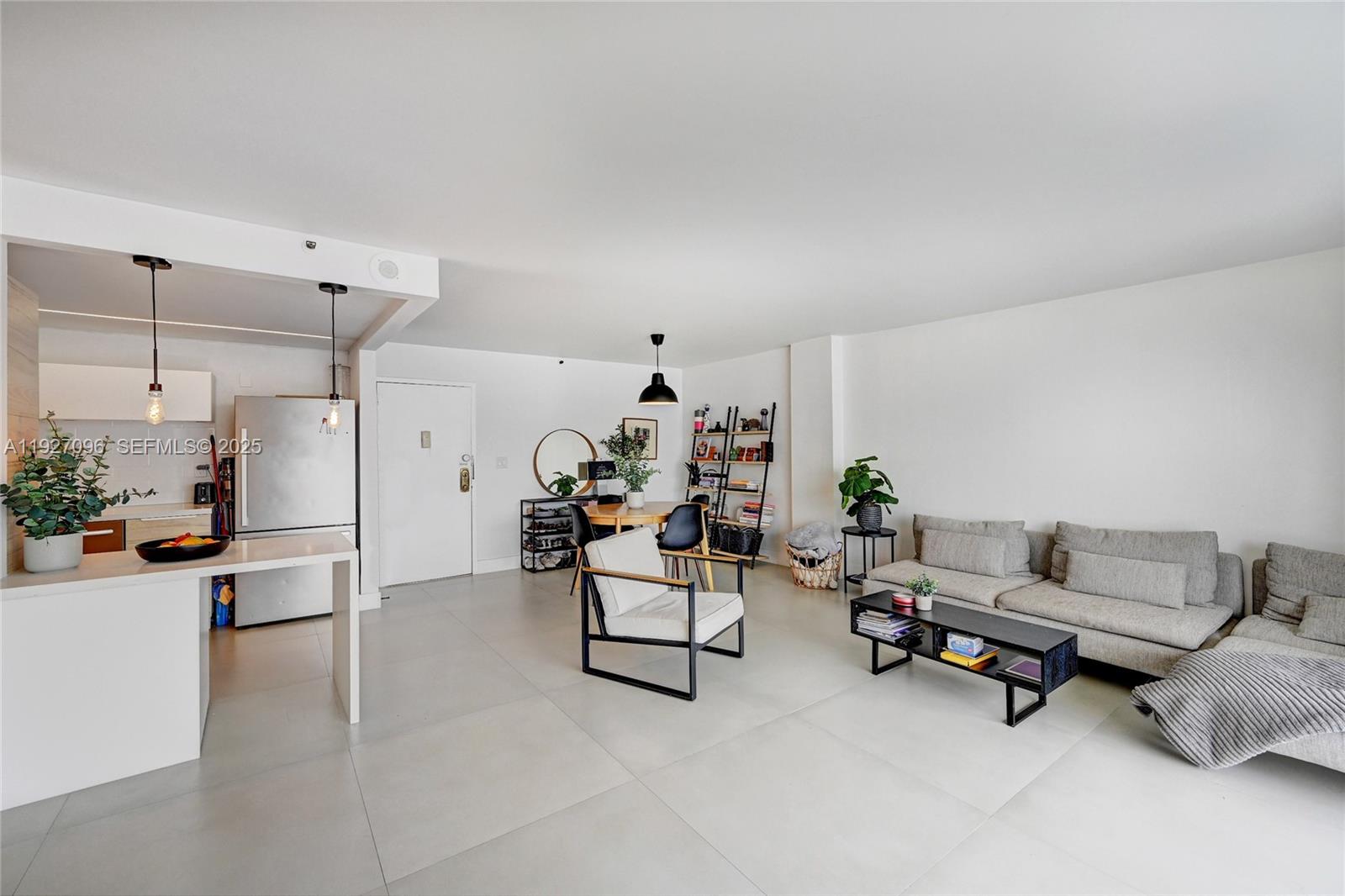 FAIRVIEW HOUSE CONDO - Residential