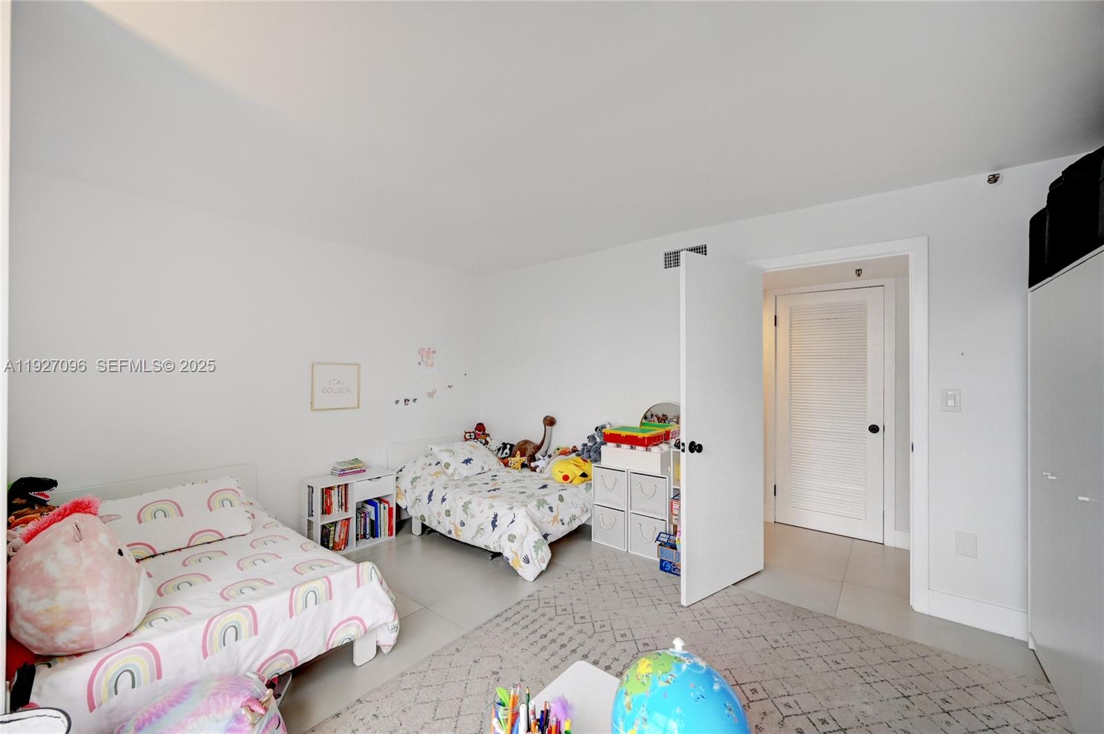 FAIRVIEW HOUSE CONDO - Residential