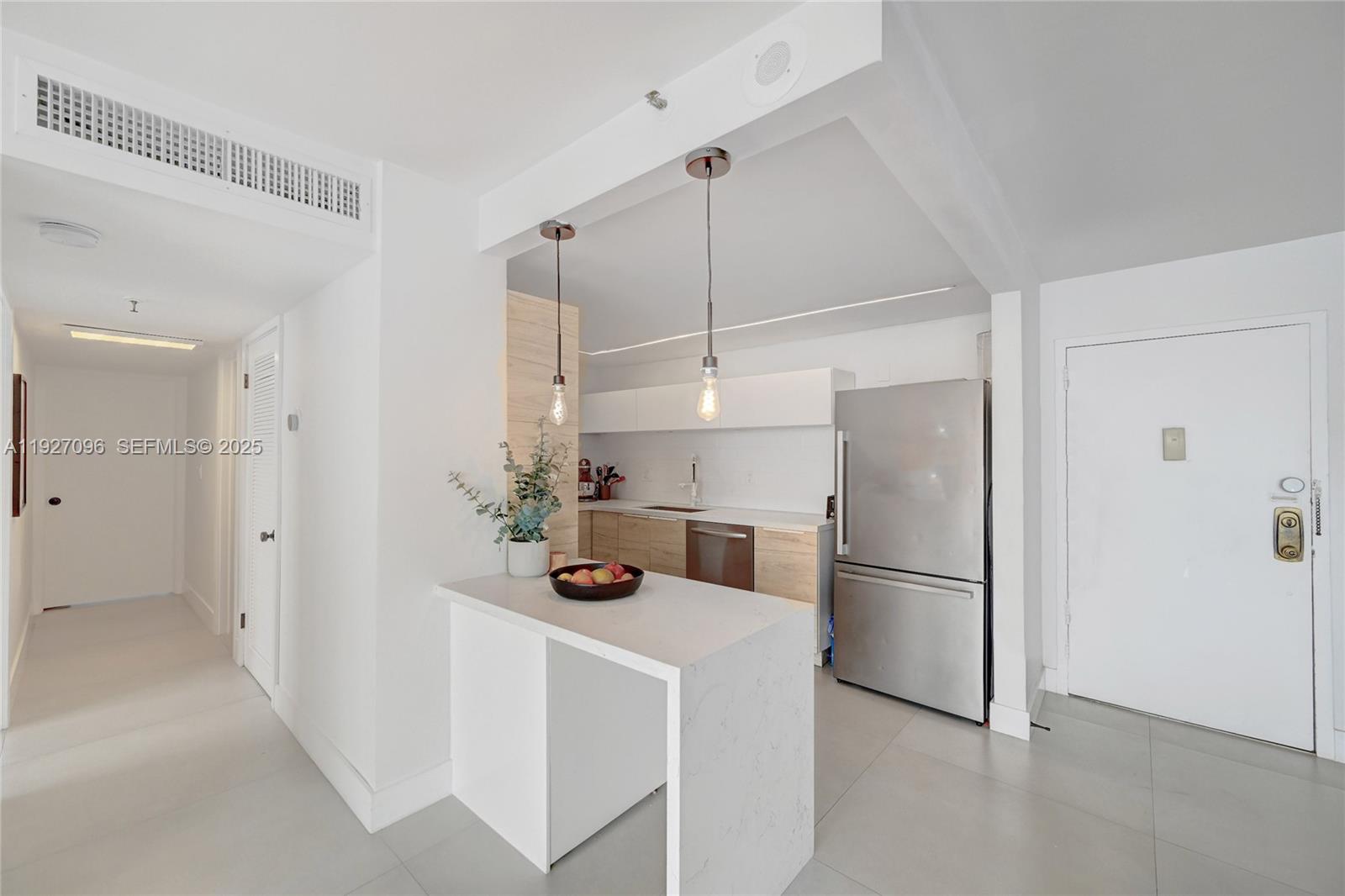 FAIRVIEW HOUSE CONDO - Residential