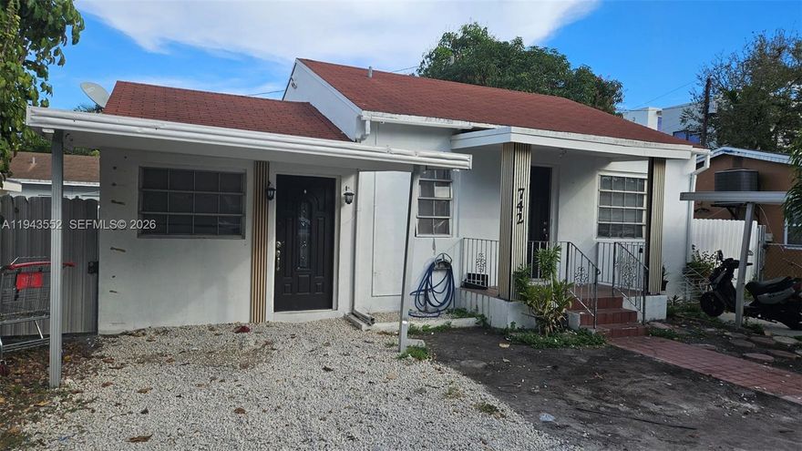 Prime investment opportunity in the heart of Miami just a block from the roads! Property in need of repairs, currently configured as two units, 2 bed 1 bath on the main house and a 1 bed 1 bath on the side, this property offers excellent potential for renovation or redevelopment. Located just minutes from Downtown Miami, major highways, dining, and entertainment. Ideal for investors seeking value-add upside in a highly desirable area.
Cash only or hard money lending due to the condition of the property