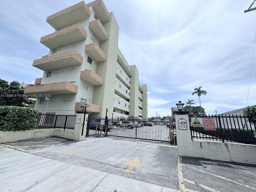 Beautiful Condo in Prime Miami Location! Charming 1-bedroom, 1-bath unit featuring a bright, spacious layout with tile floors throughout, an open living/dining area, and a kitchen with ample cabinet space. Convenience of a first-floor location with easy access and assigned parking. Centrally located near major highways, shopping, dining, Miami International Airport, and close to Downtown and Coral Gables.