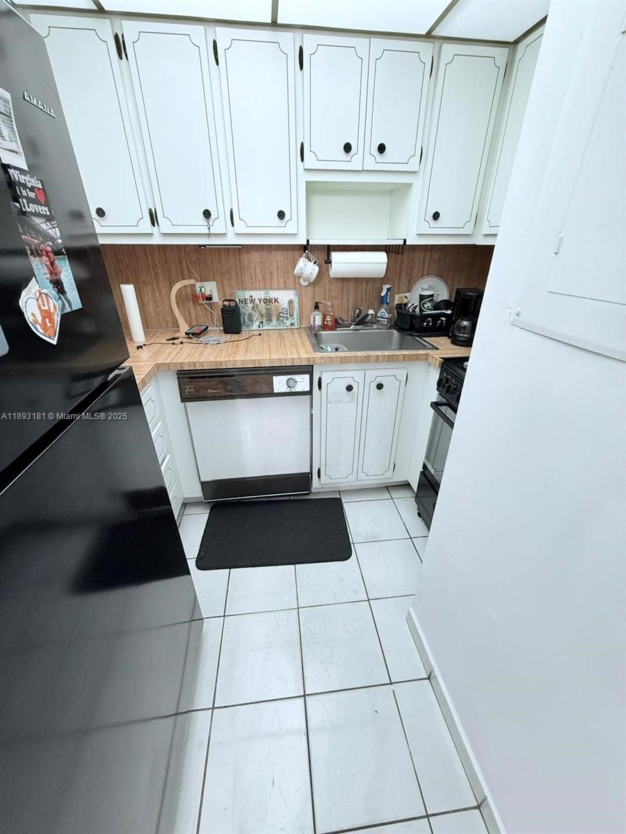 LE JEUNE HOUSE CONDO - Residential Lease