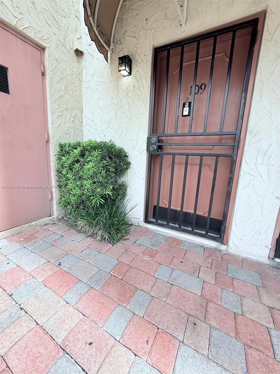 LE JEUNE HOUSE CONDO - Residential Lease