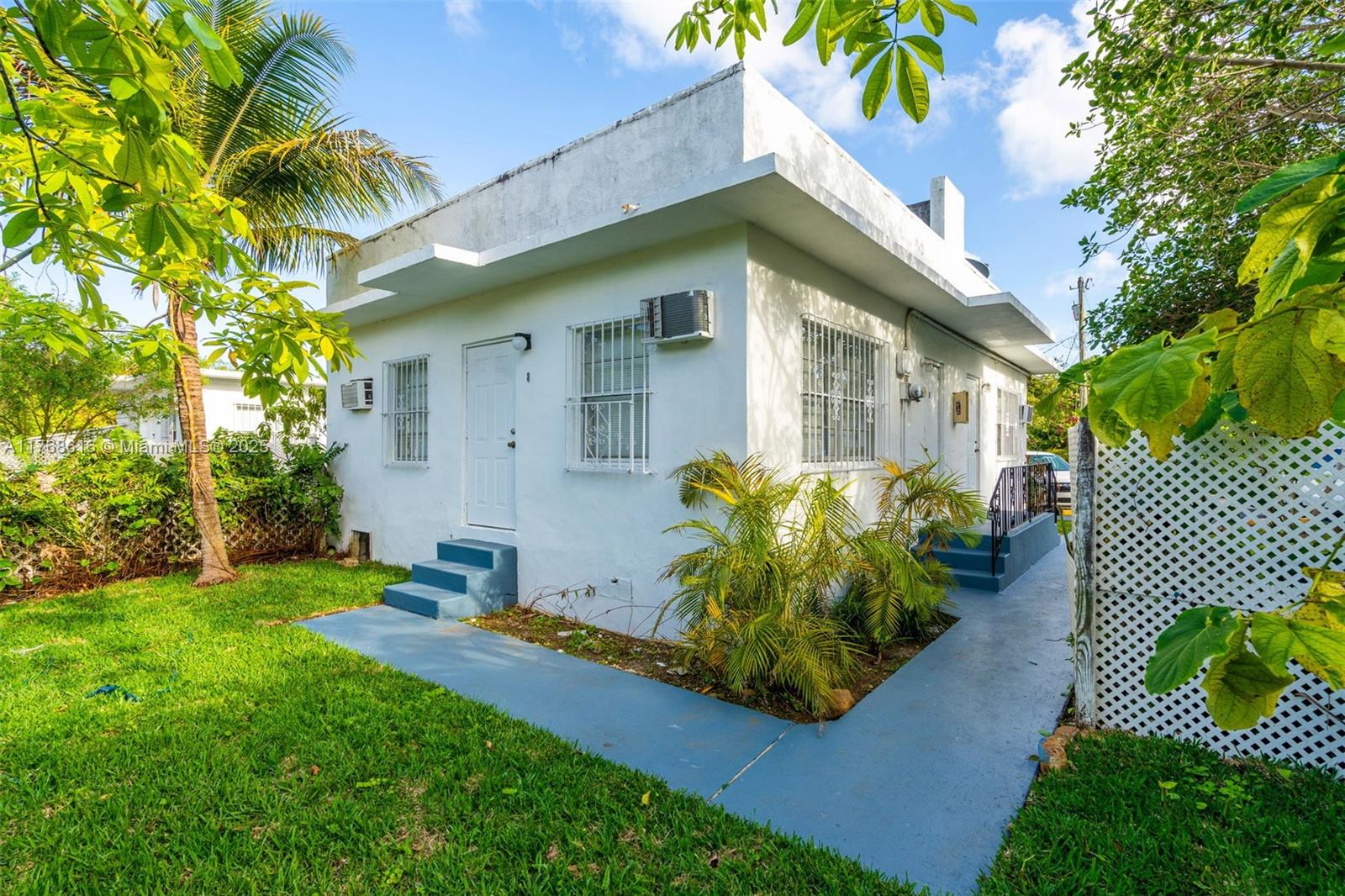 601 Nw 90th St 8, El Portal, Miami-Dade County, Florida - 1 Bedrooms  
1 Bathrooms - 