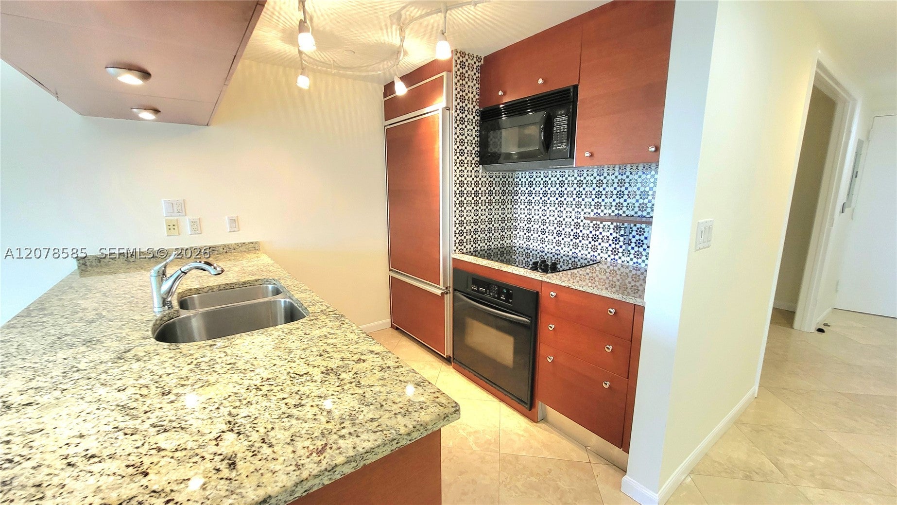 1850 S Ocean Dr 909
