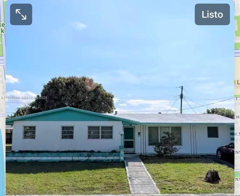 4872 NW 171st Ter Miami Gardens FL 33055