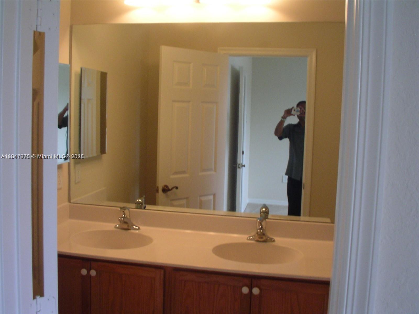 LYONS INDUSTRIAL PARK - Residential