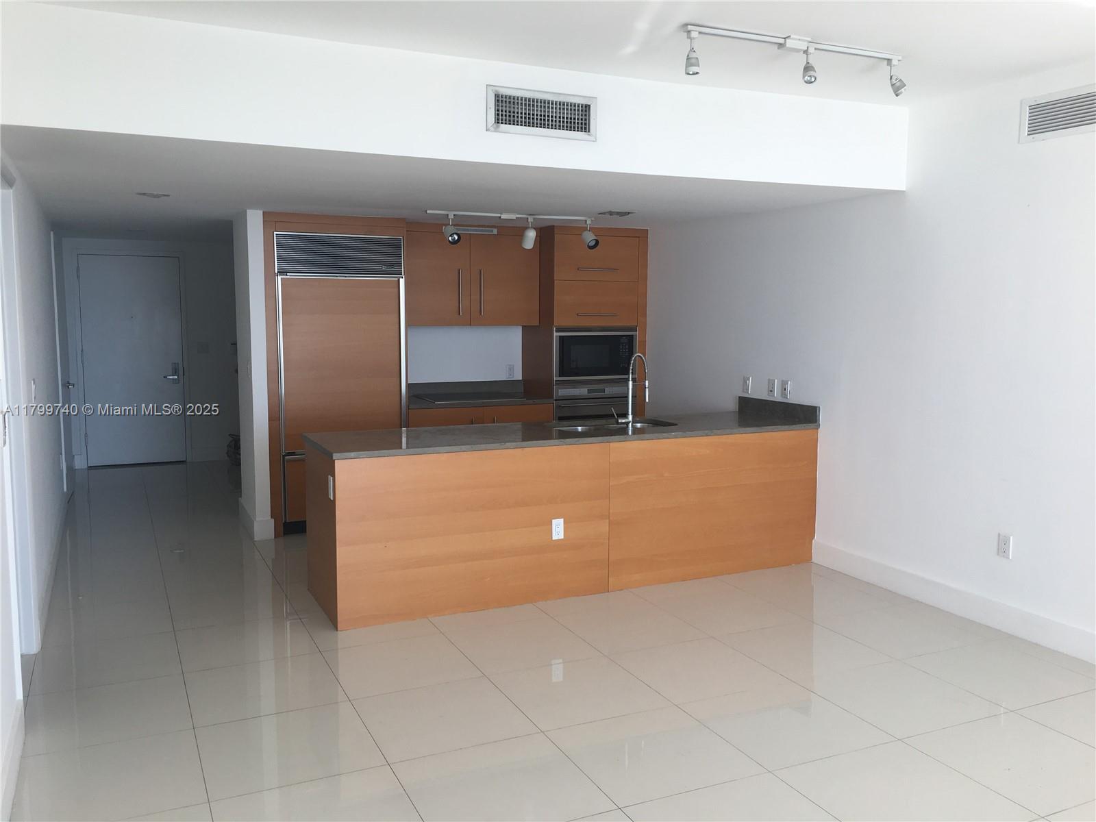 475 BRICKELL AV 4307
