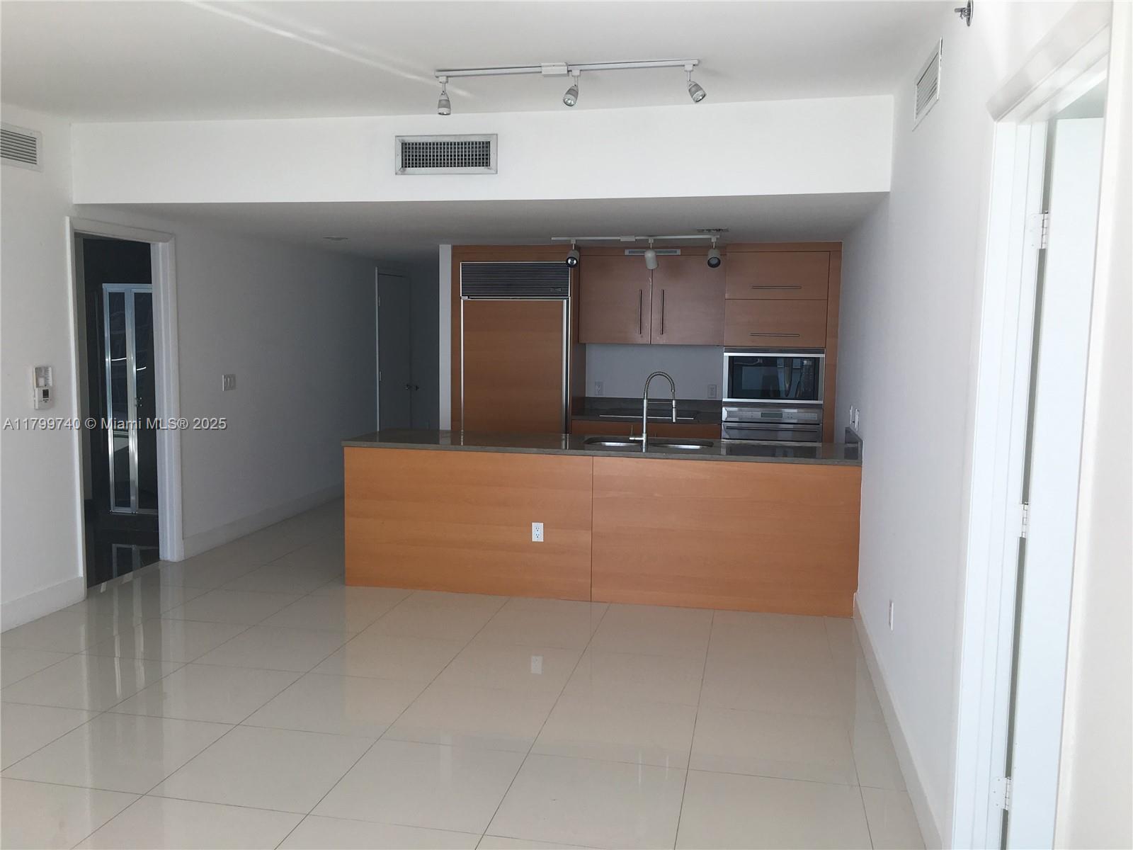 475 BRICKELL AV 4307