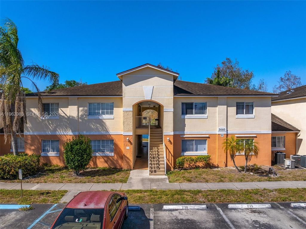 Photo of 3660 N 56th Ave #602, Hollywood, FL 33021 (MLS # A11962085)