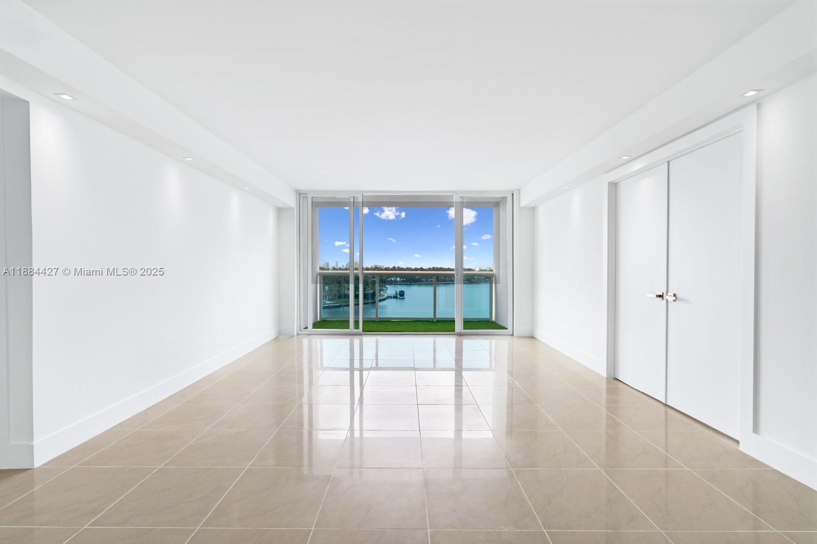 AQUASOL CONDO - Residential