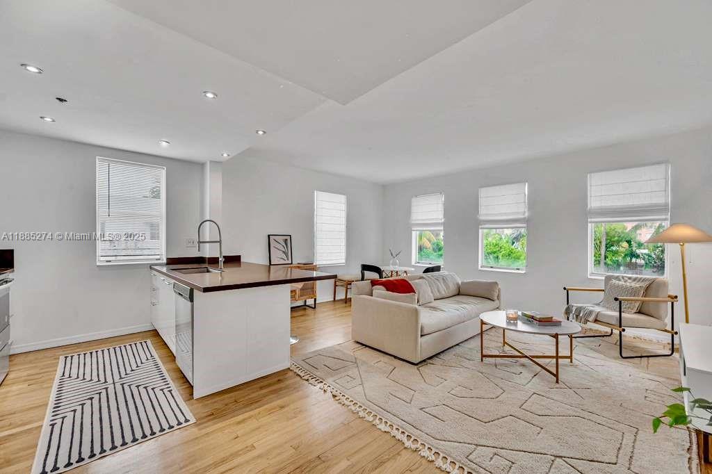 THE LEXINGTON EUCLID CONDO - Residential
