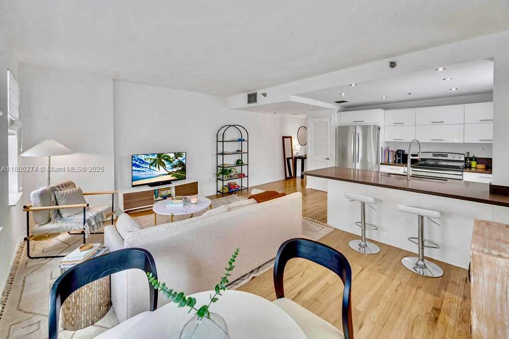 THE LEXINGTON EUCLID CONDO - Residential