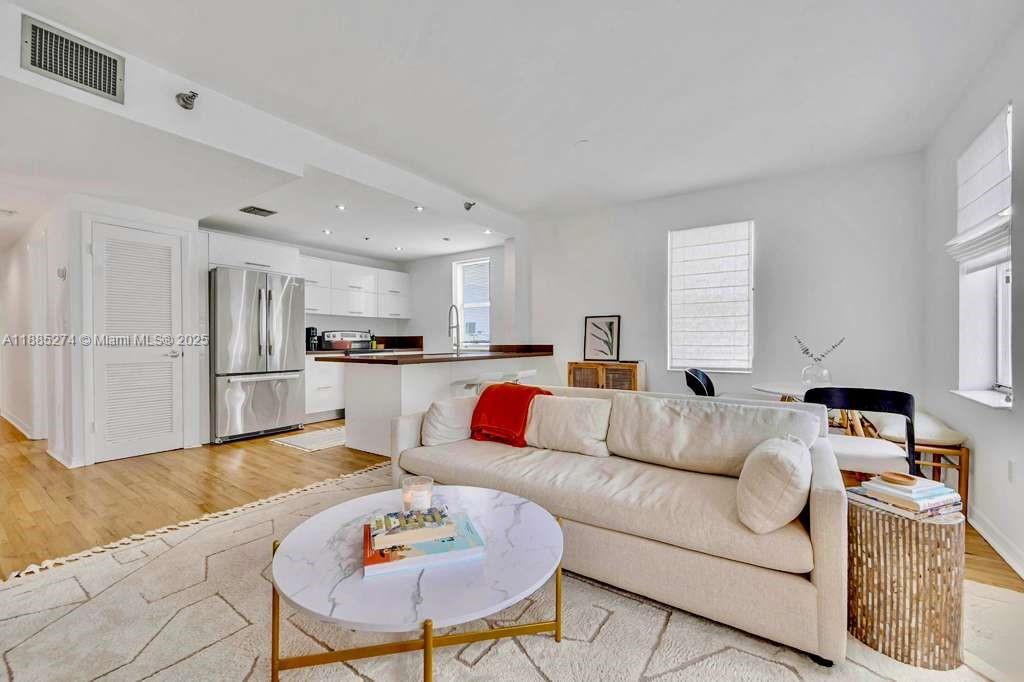 THE LEXINGTON EUCLID CONDO - Residential