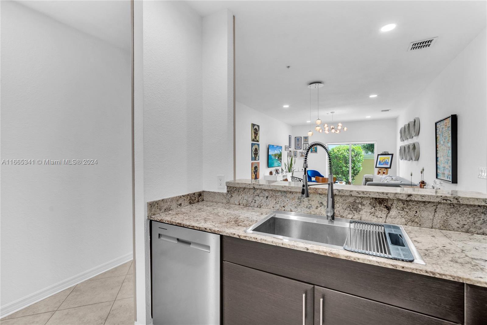 HIGHLAND PARK VILLAGE CON - Residential