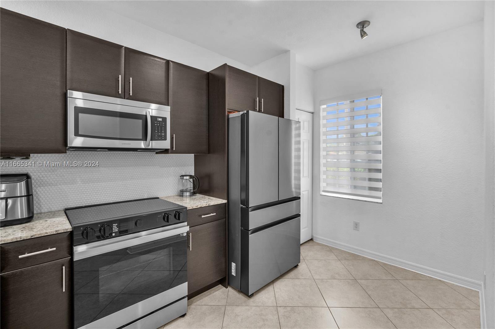 HIGHLAND PARK VILLAGE CON - Residential