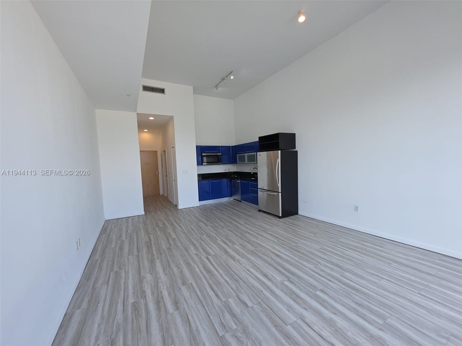 VIZCAYNE NORTH CONDO - Residential Lease