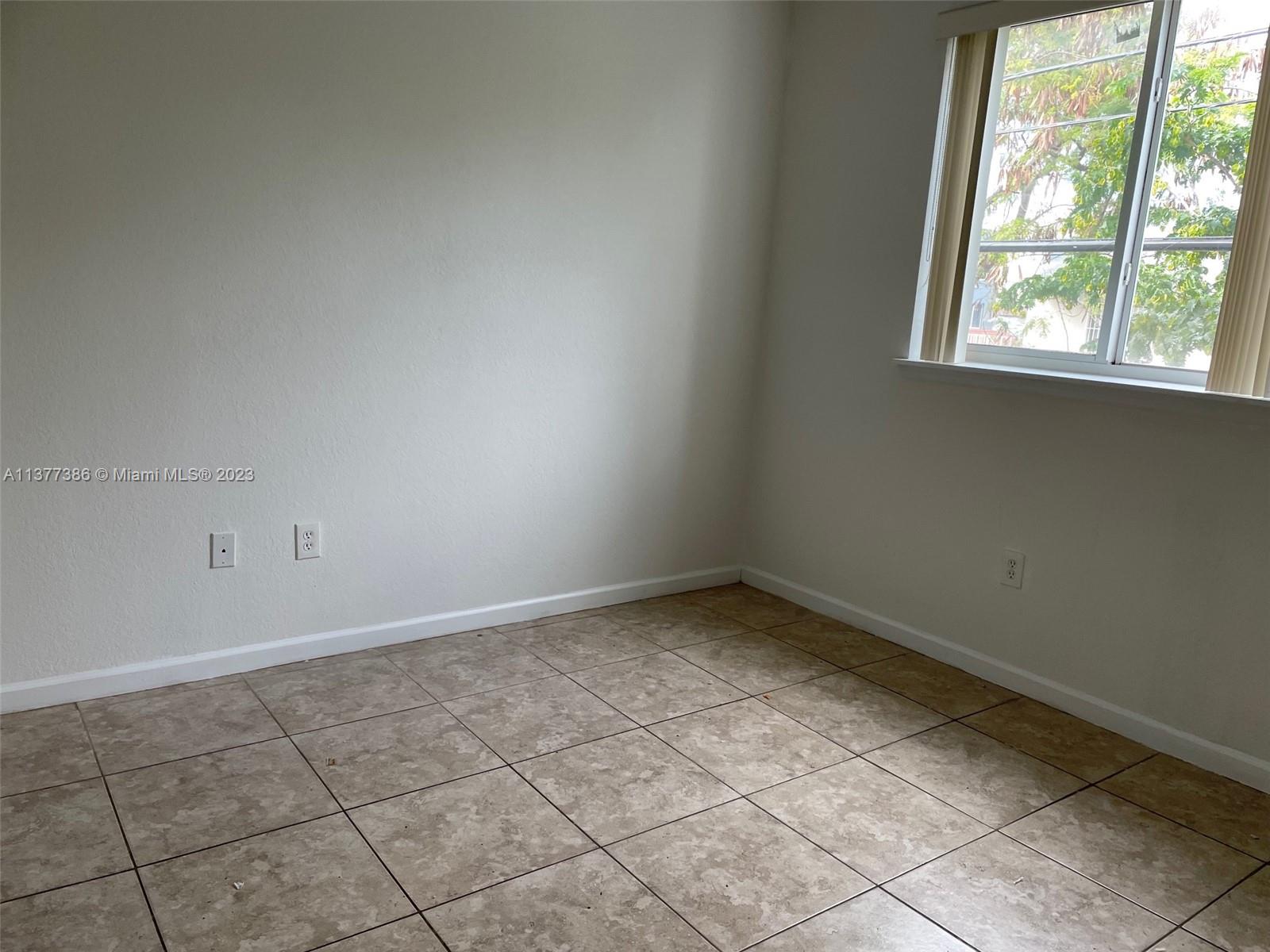 LAWRENCE EST LAND COS SUB - Residential Lease