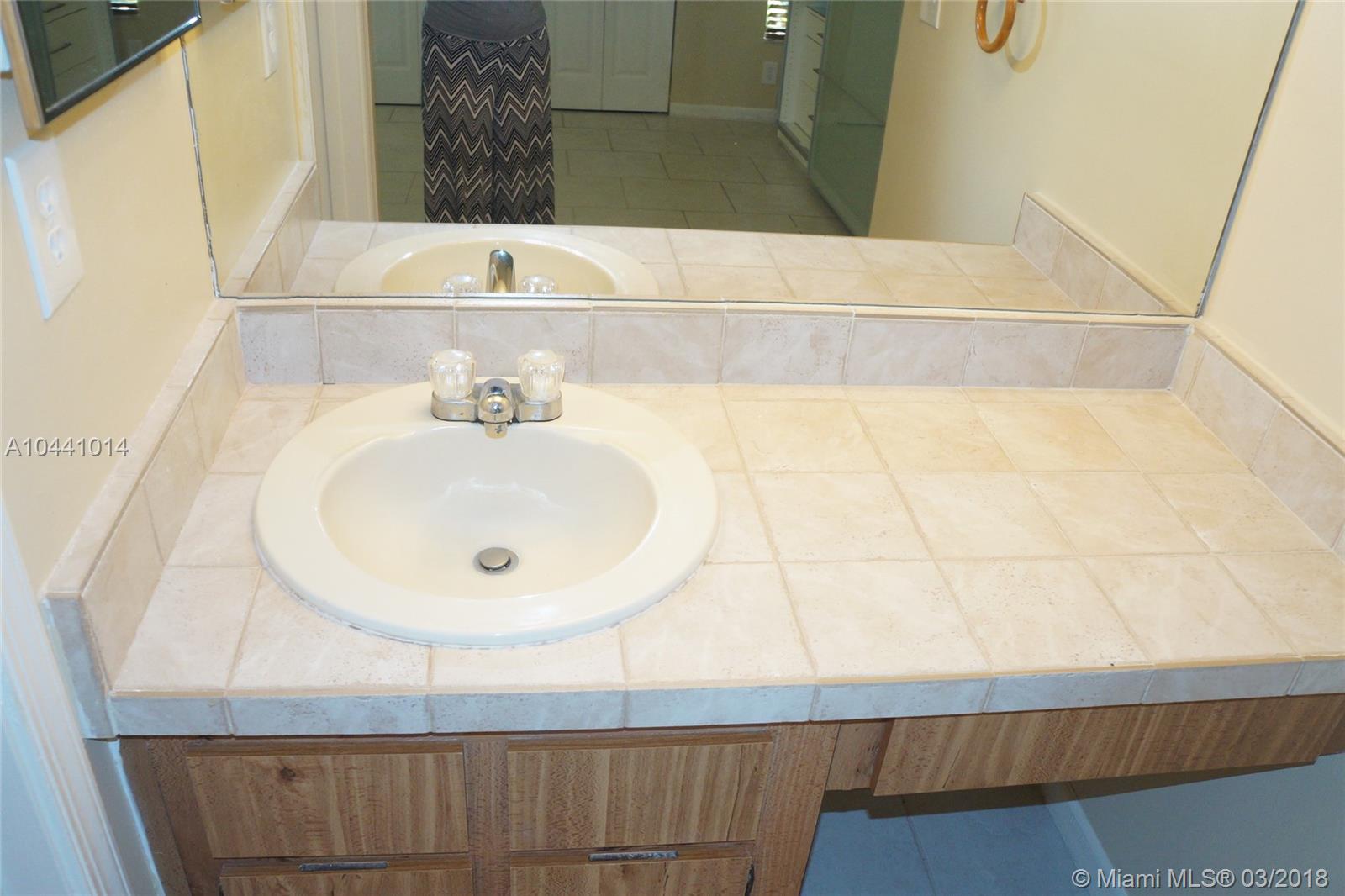 LAKEWOOD VILLAGE OF CORAL - Residential Lease