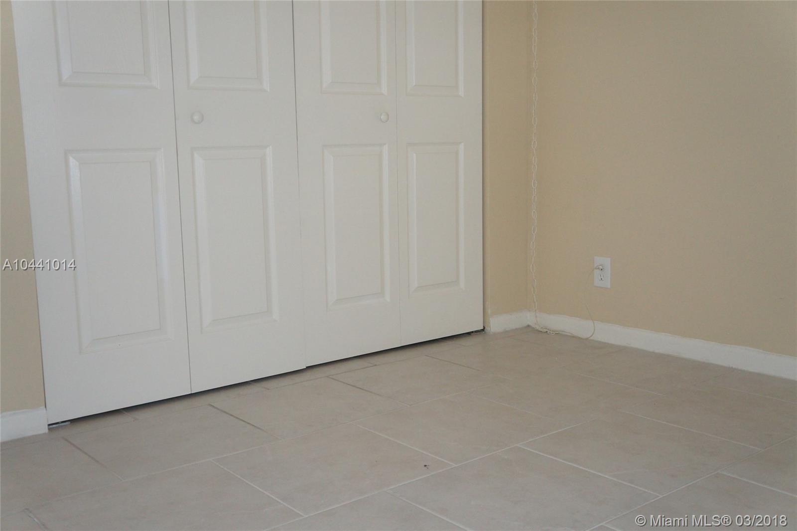 LAKEWOOD VILLAGE OF CORAL - Residential Lease