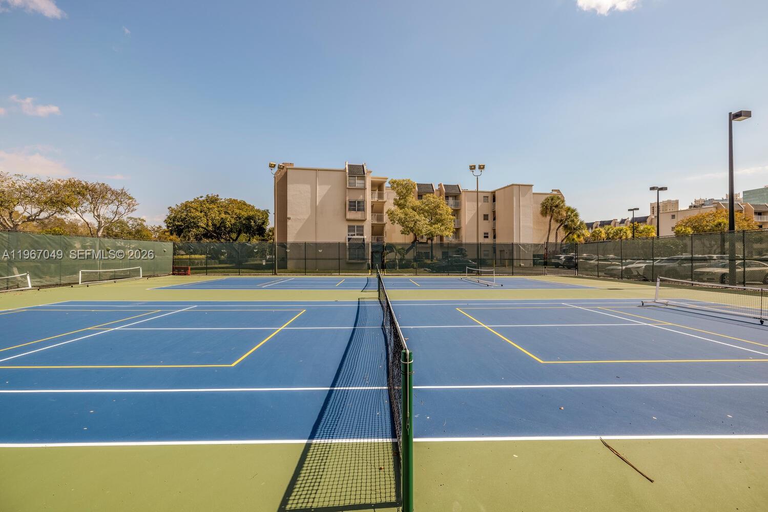 KINGS CREEK SO CONDO - Residential