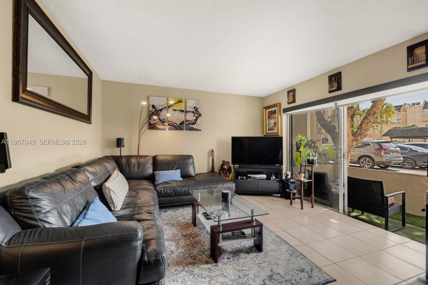 KINGS CREEK SO CONDO - Residential