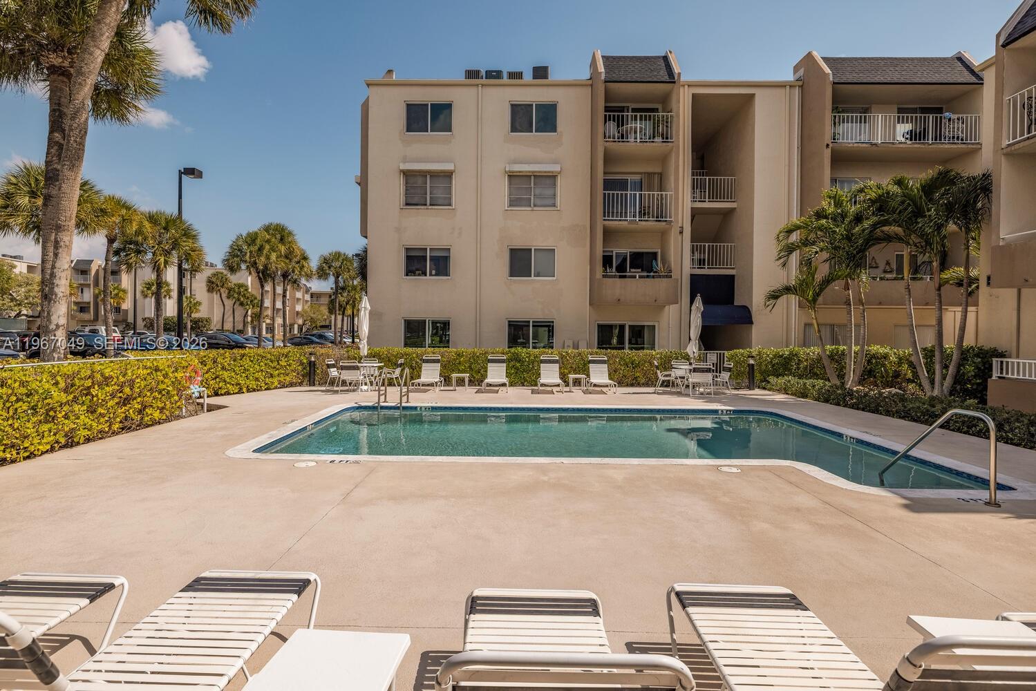 KINGS CREEK SO CONDO - Residential