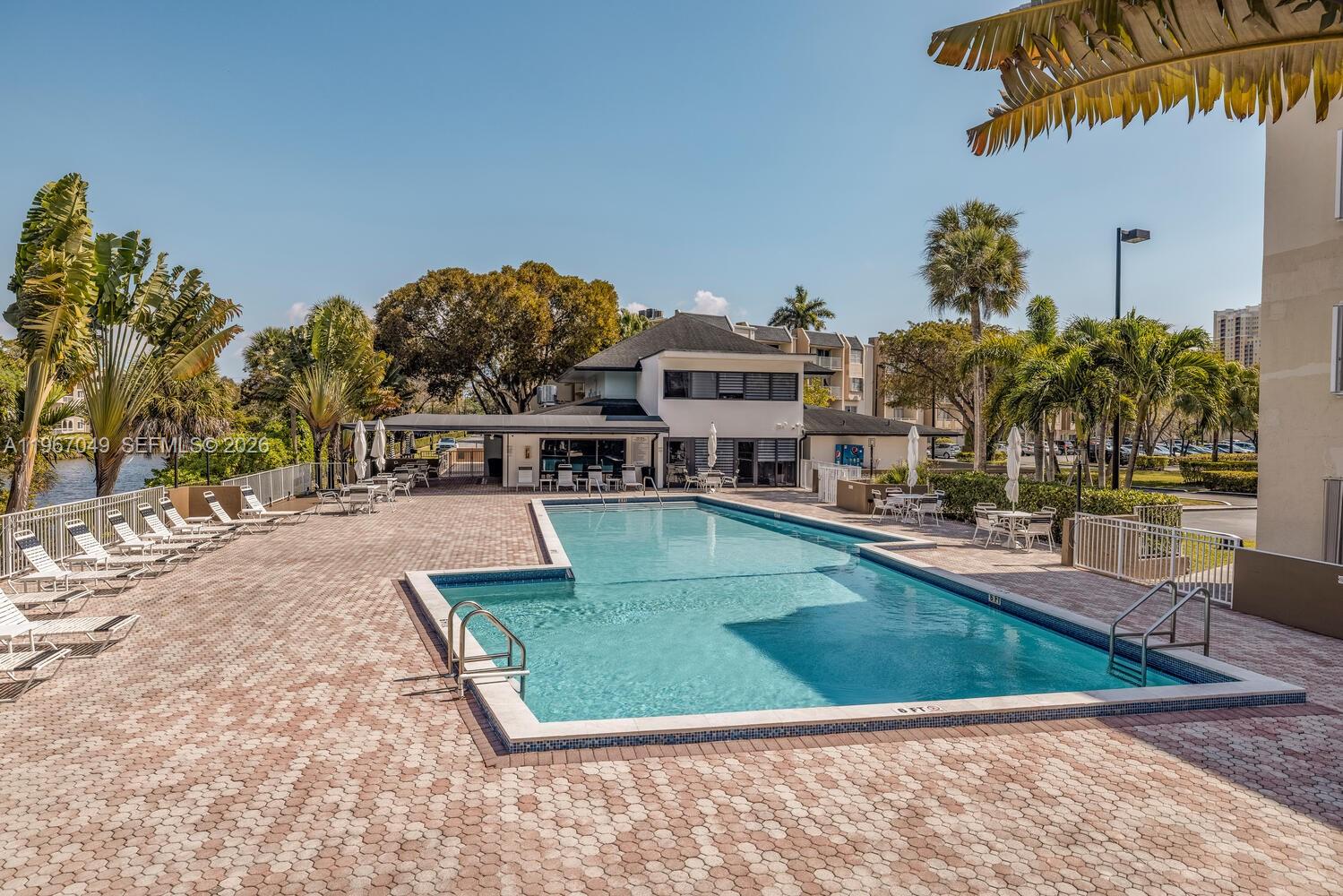 KINGS CREEK SO CONDO - Residential