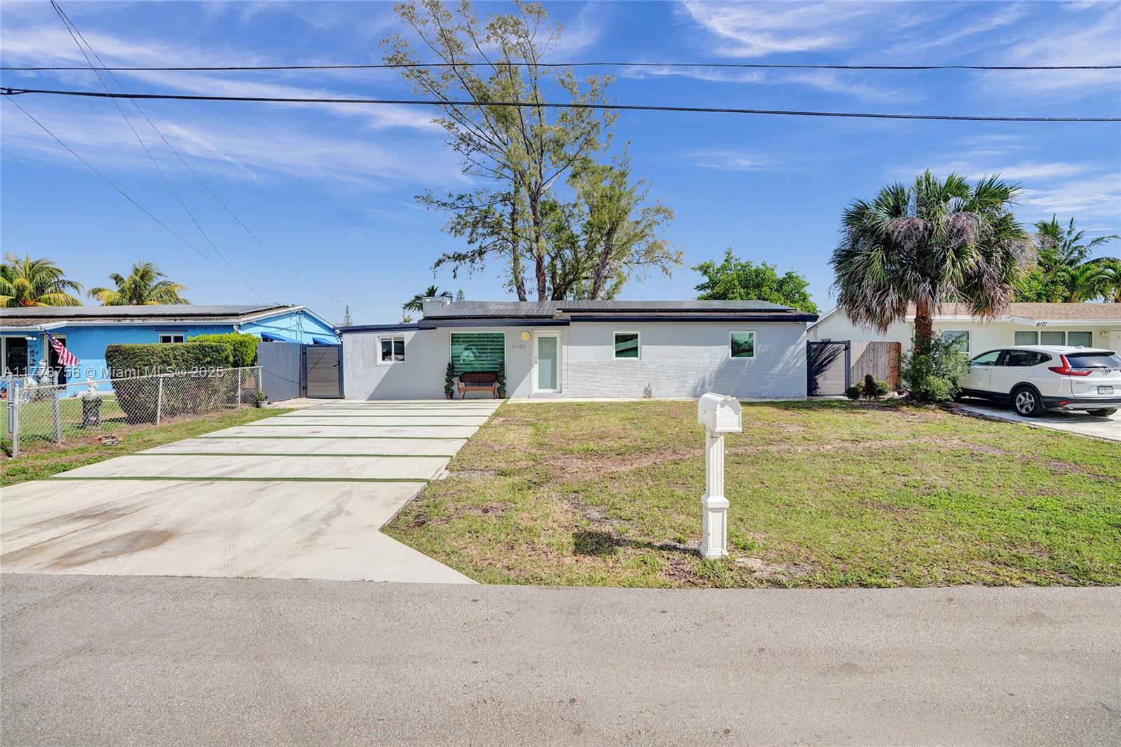 4185 SW 49th Ct