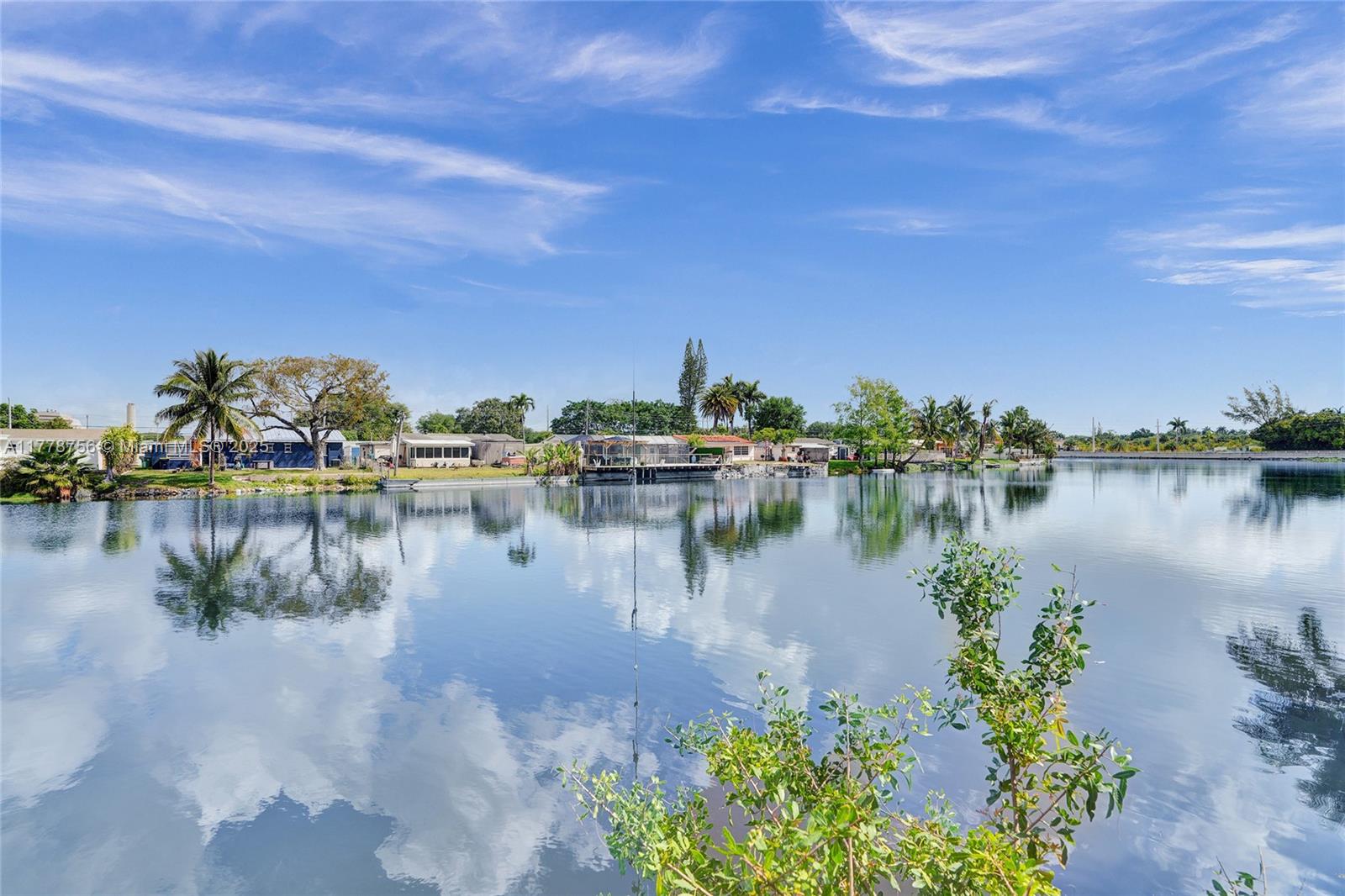 PLAYLAND ISLES - Residential