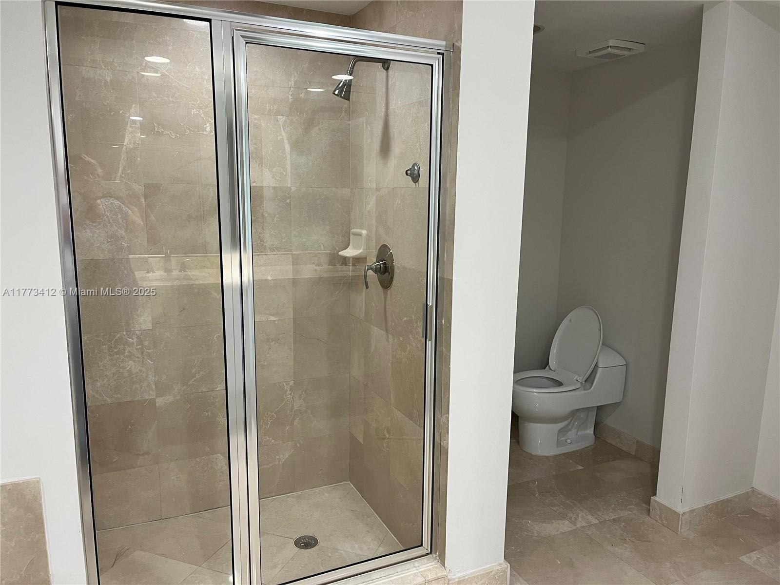 THE OAKS I CONDO - Residential