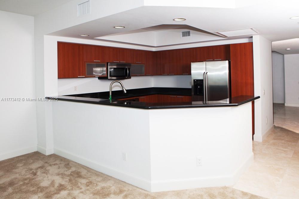 THE OAKS I CONDO - Residential