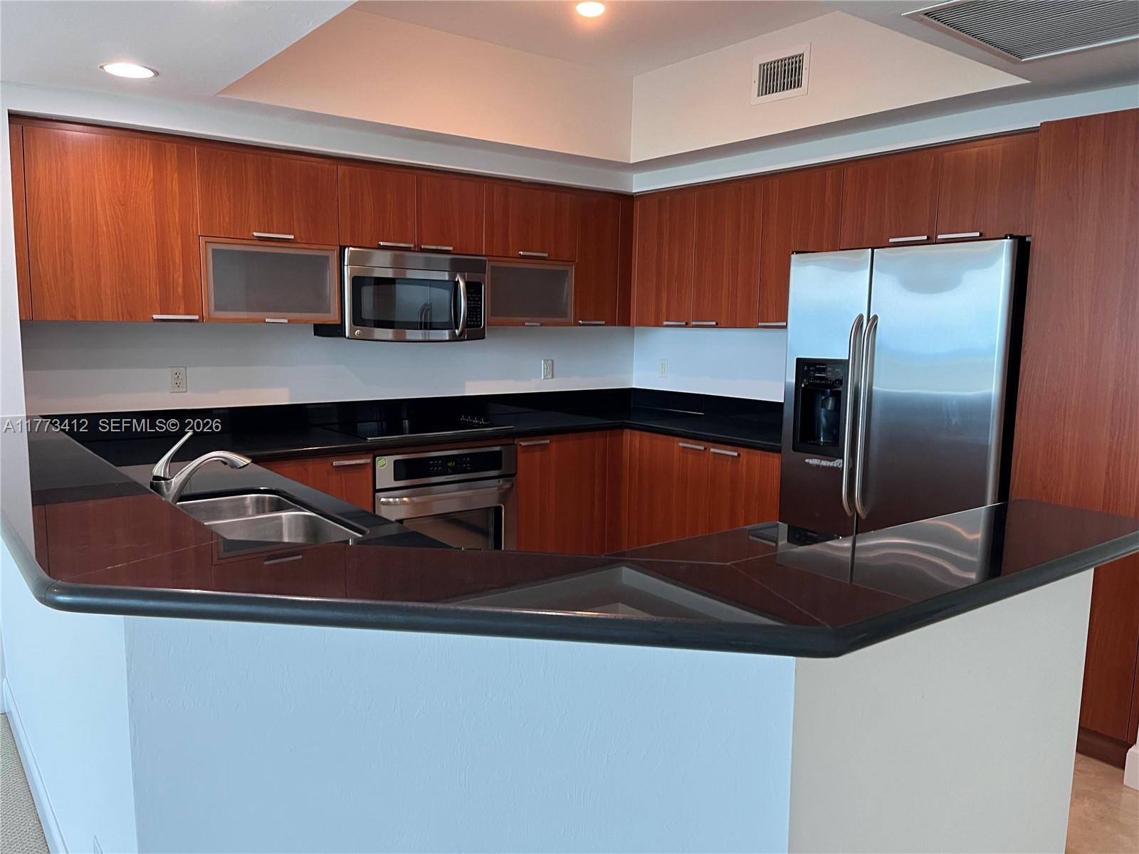 THE OAKS I CONDO - Residential