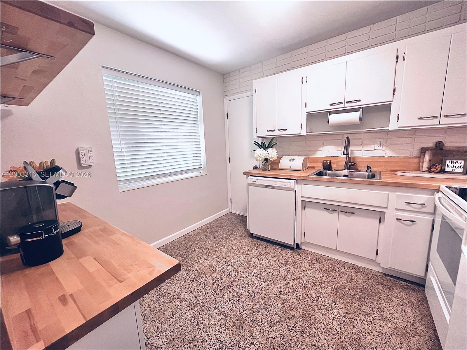 FAIRWAY PARK SEC 2 - Residential Lease