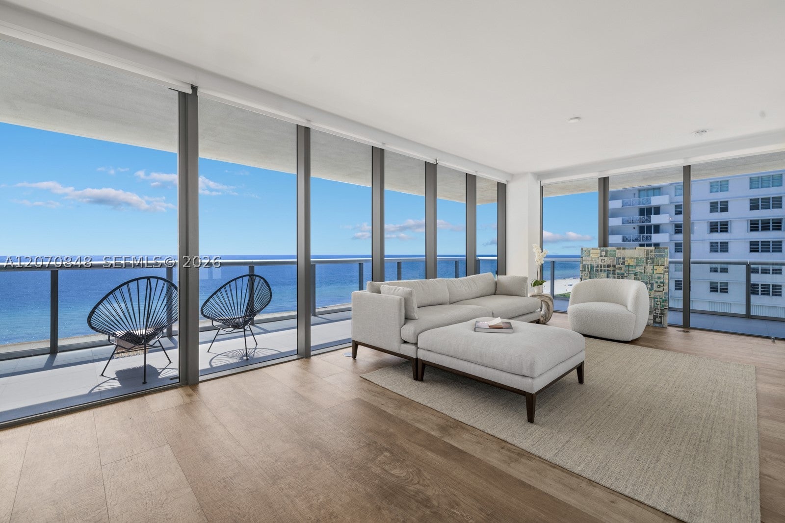 5875 Collins Ave 1102