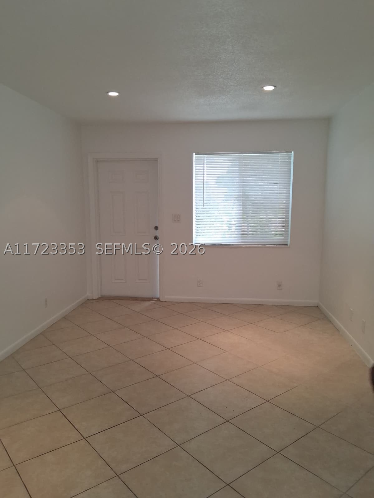 1231 NE 23rd Ave