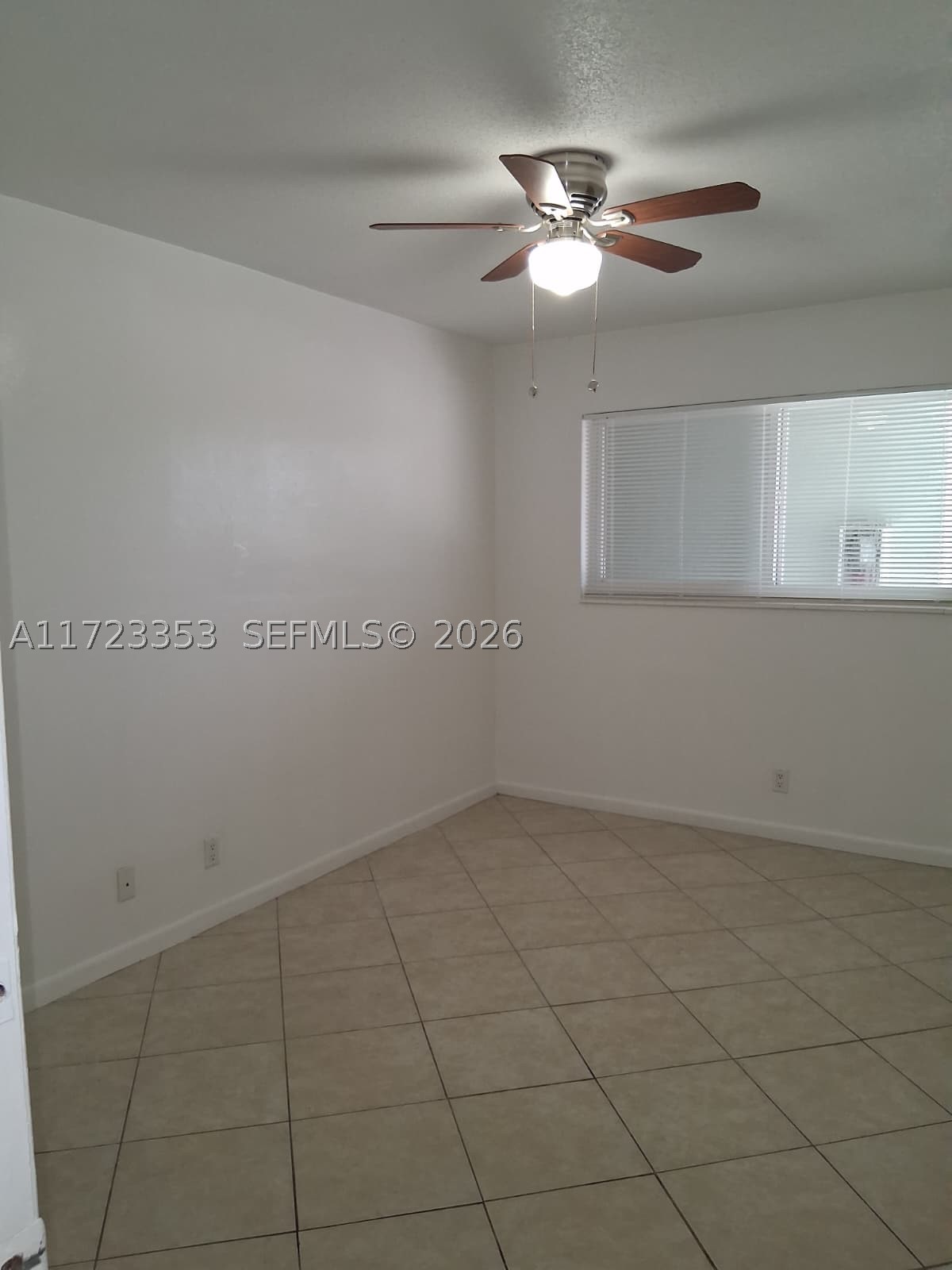 1231 NE 23rd Ave